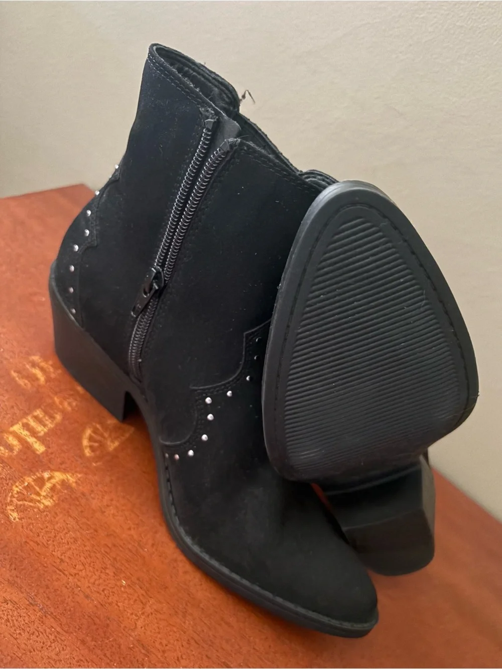 No Boundaries Women's Bling Western Ankle Bootie with Stud Detail Size 7